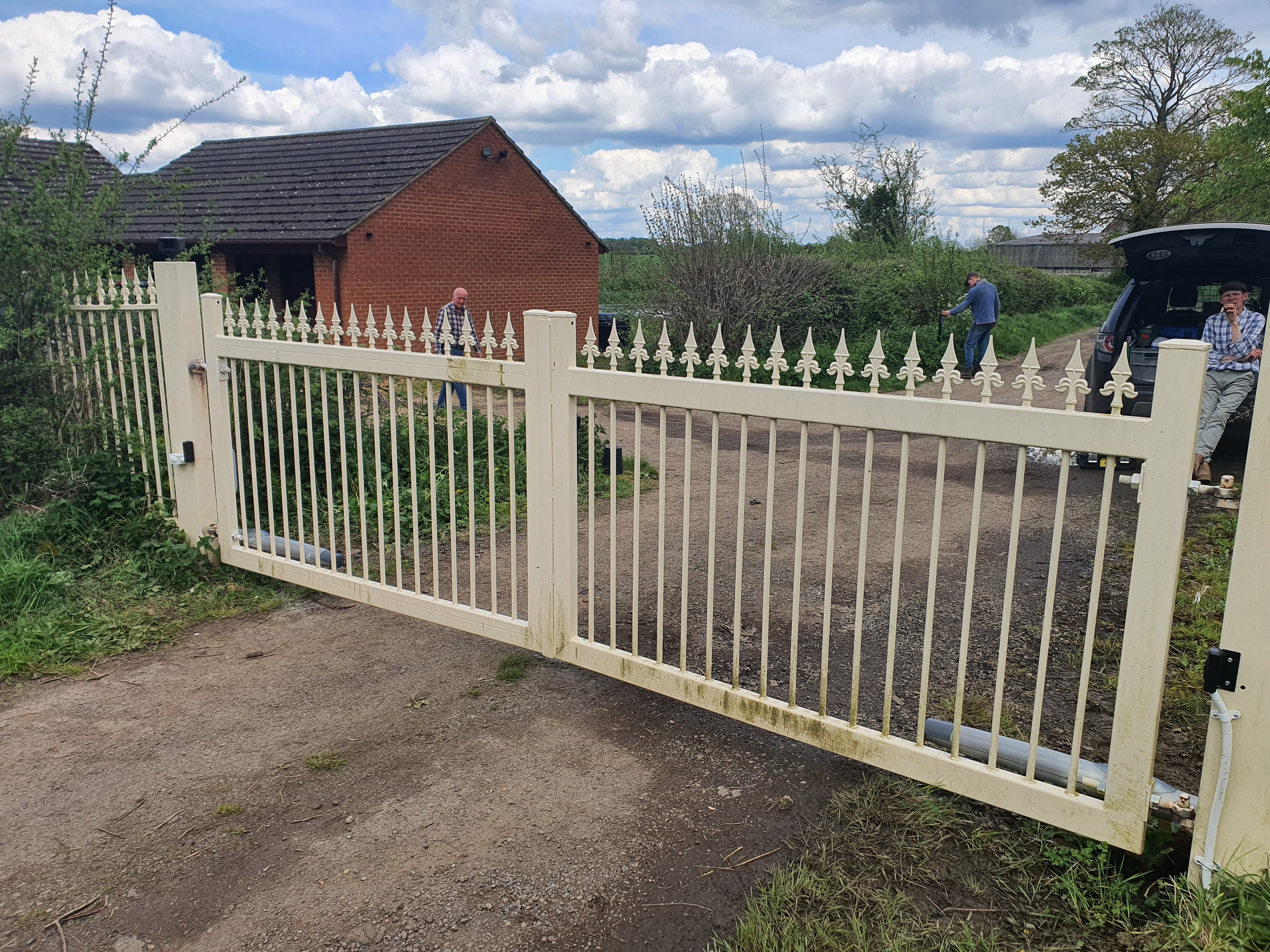 Gate installation